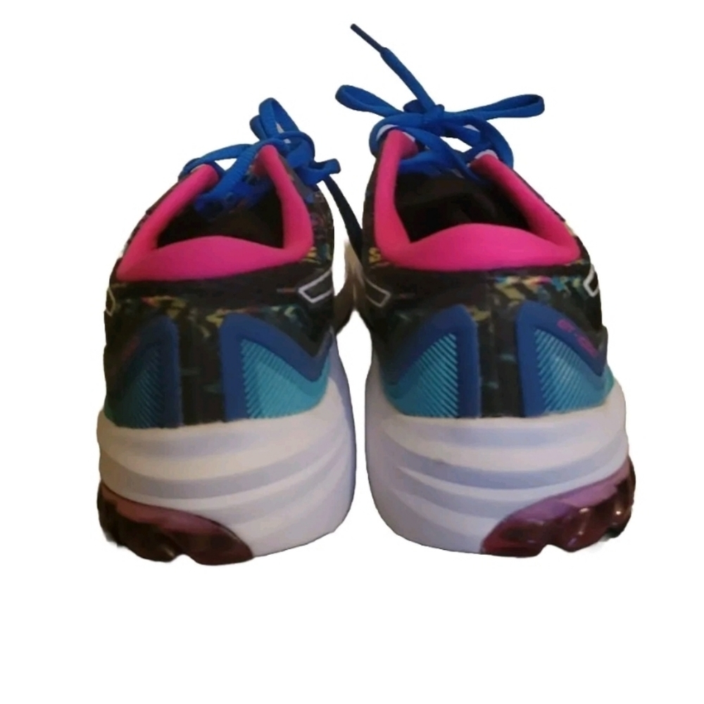 ASICS - Picture 3 of 3